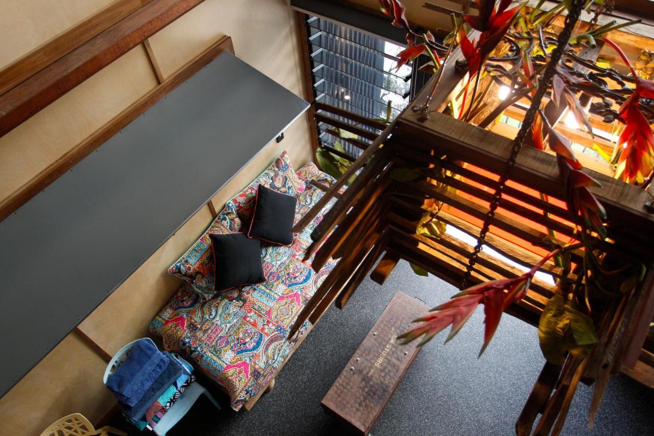 Lodge Gold Coast Tree Neranwood